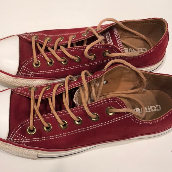 Red suede, light brown laces converse shoes - Picture 5 of 8